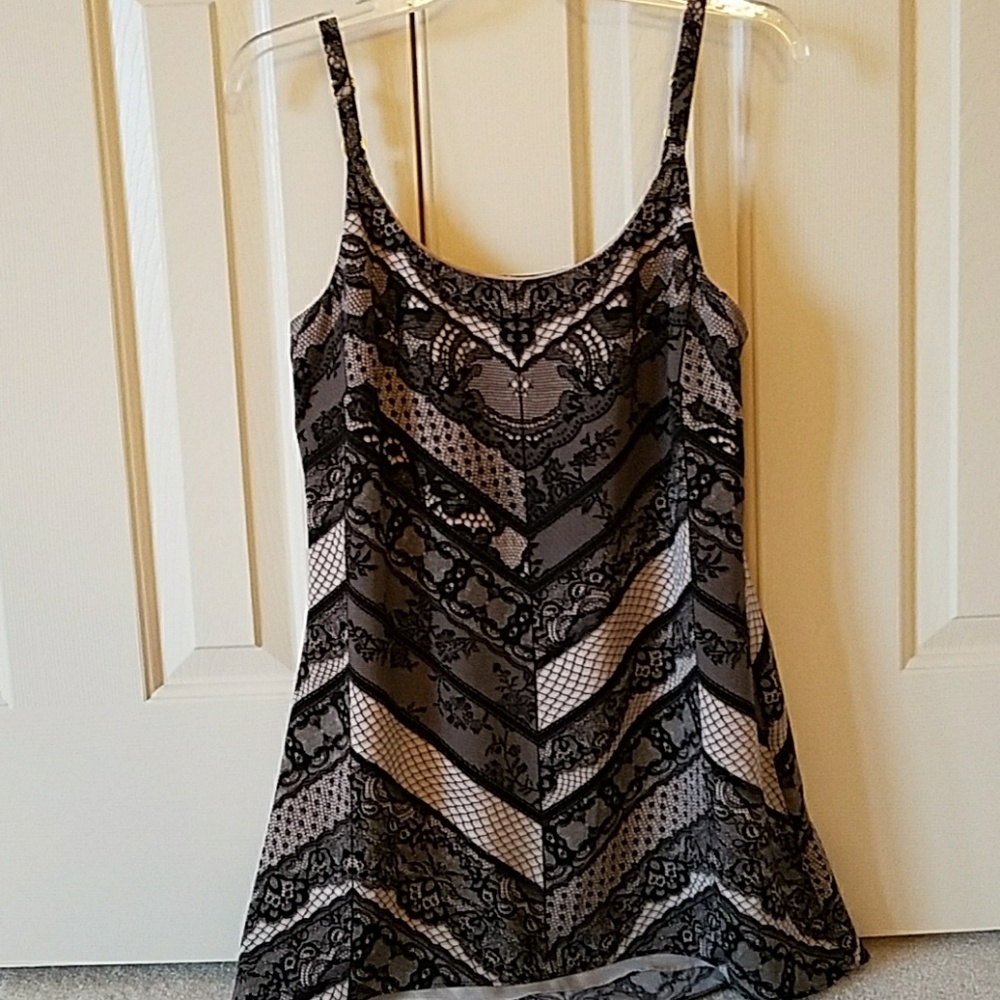 Cabi tunic size Small EUC